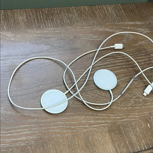 Mag safe chargers - Picture 1 of 1